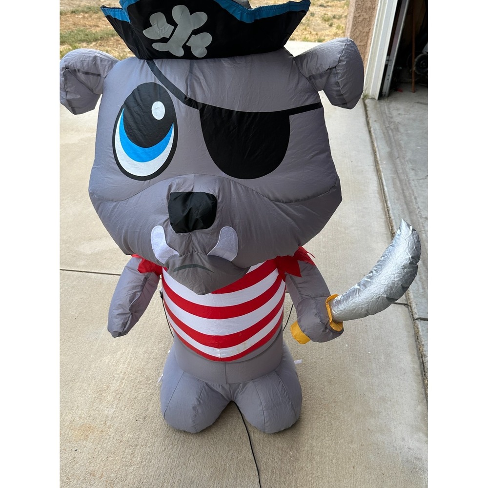Gemmy Halloween Inflatable 4 Ft Scurvy Pirate Bulldog Dog Airblown